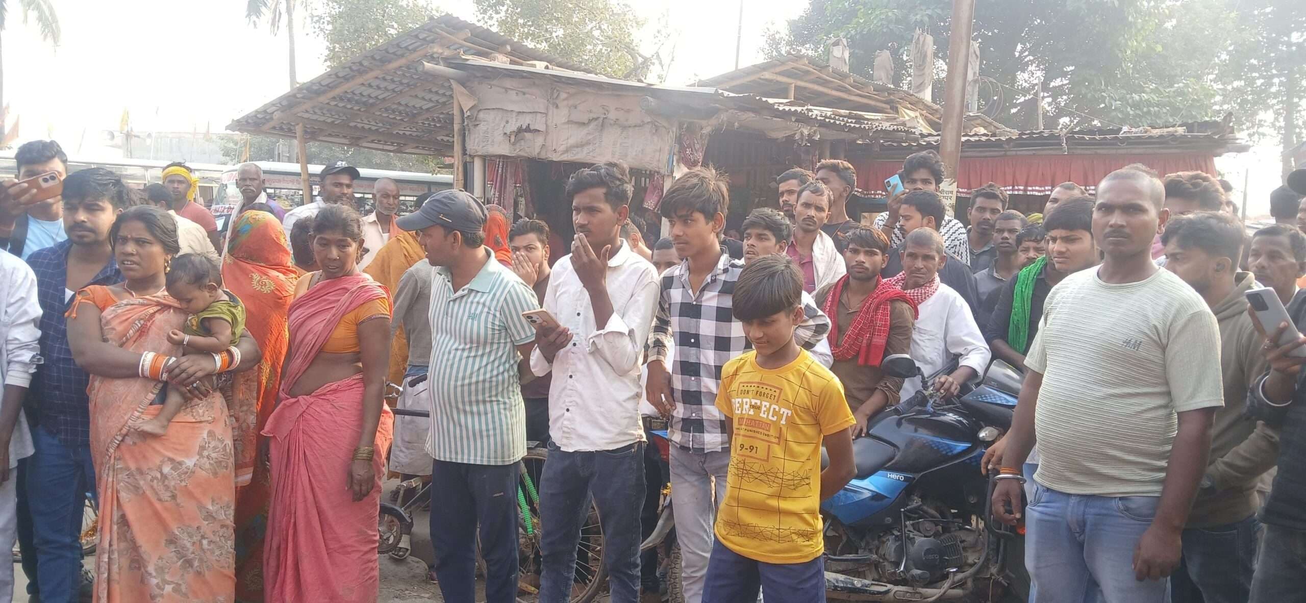 कुरसेला चौक पर टैंकलॉरी से कुचल कर महिला की मौत