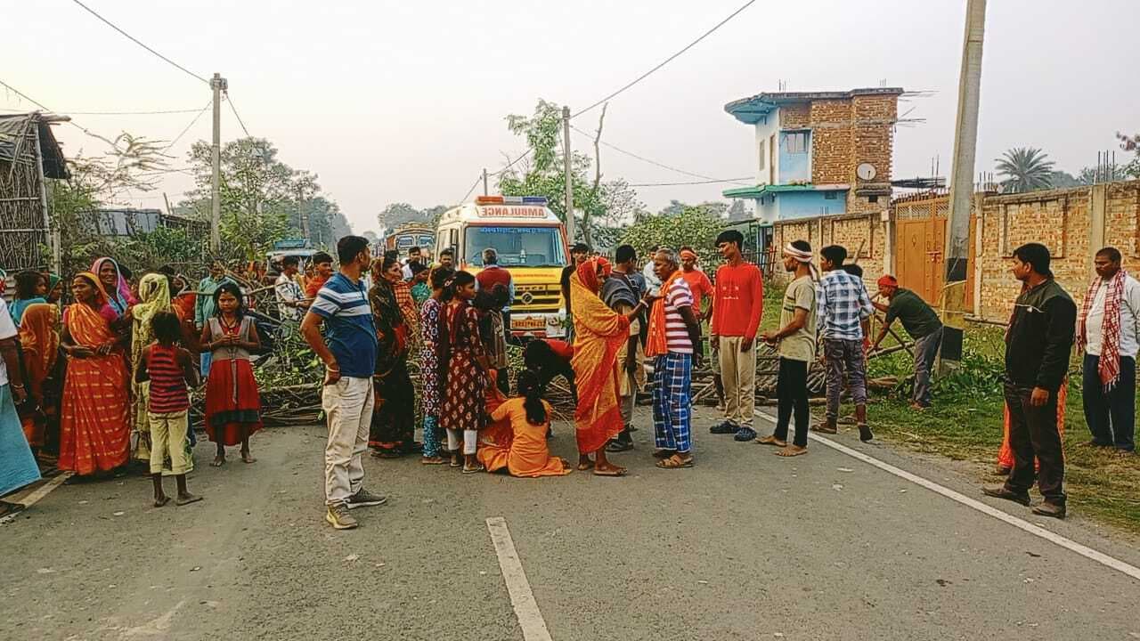 वाहन की ठोकर से बच्चे की मौत, परिजनों व ग्रामीणों ने किया सड़क जाम