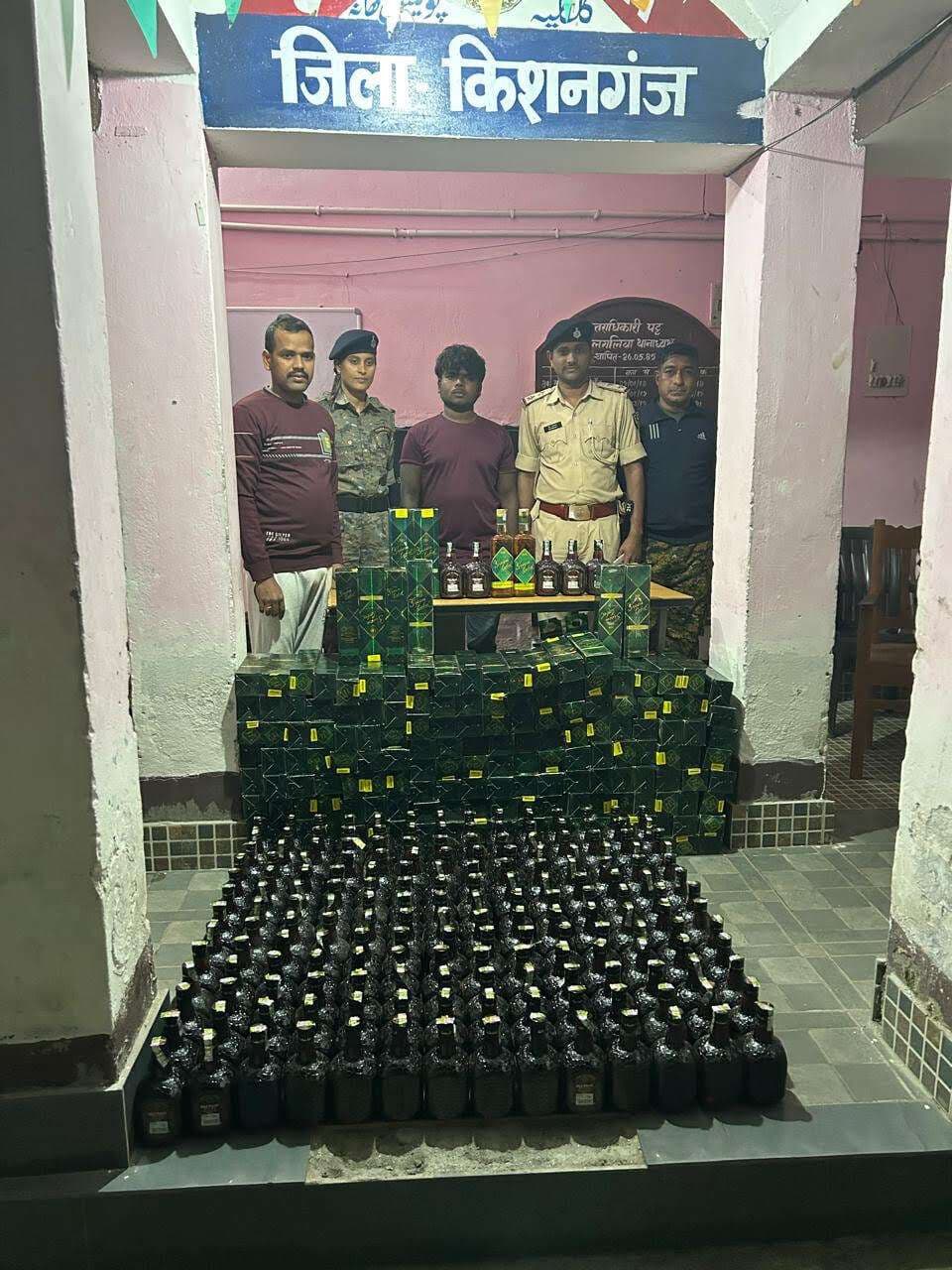 वाहन से 270 लीटर विदेशी शराब बरामद, चालक गिरफ्तार