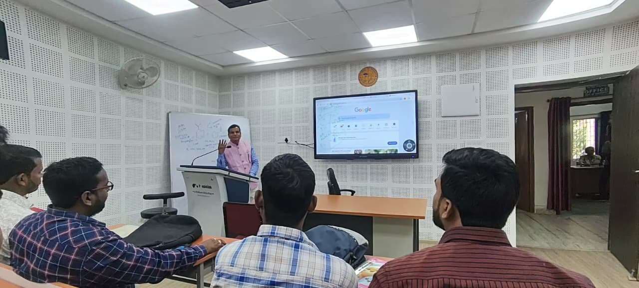 पीजी सेमेस्टर-वन की ���क्षाएं शुरू, 75 प्रतिशत उपस्थिति अनिवार्य: विभागाध्यक्ष