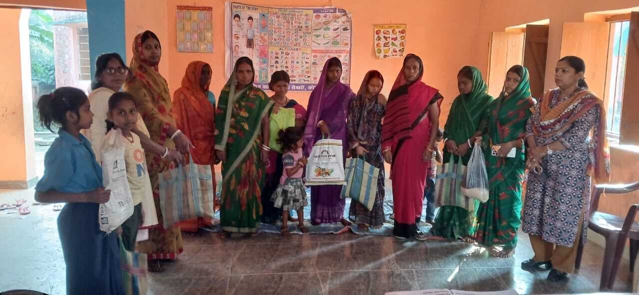 आंगनबाड़ी में लाभुकों के बीच राशन का किया वितरण