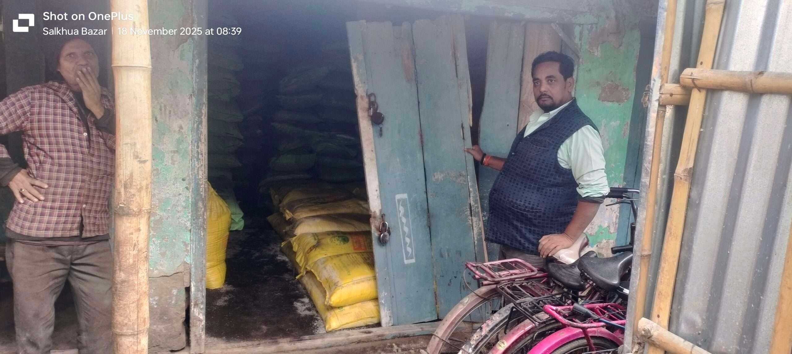 थाना से कुछ ही दूरी पर तीन गोदामों से लाखों का माल चोरी, दुकानदारों में आक्रोश