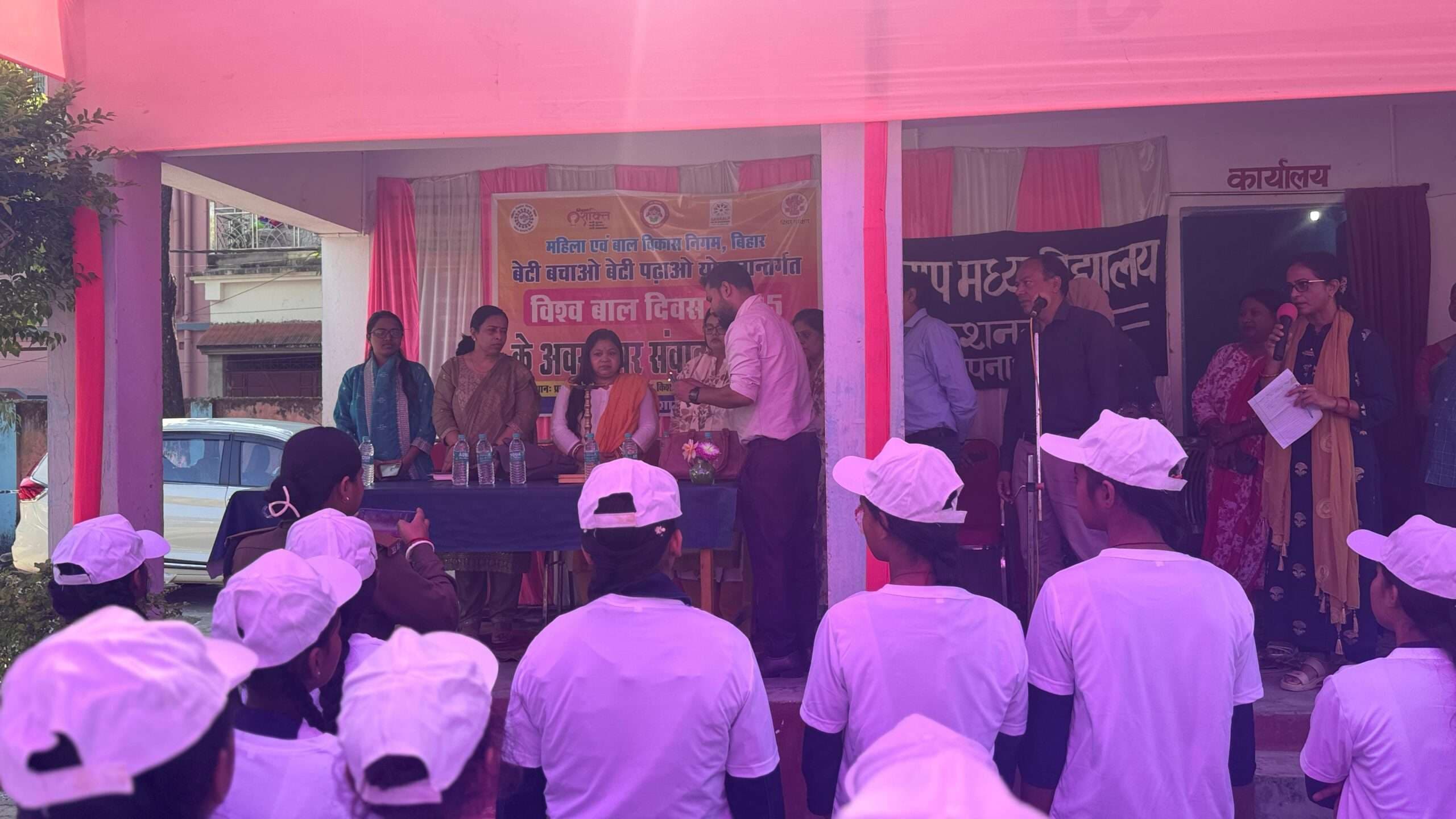 समाज के कई हिस्सों में आज भी बेटियों को नहीं मिल रहा अधिकार