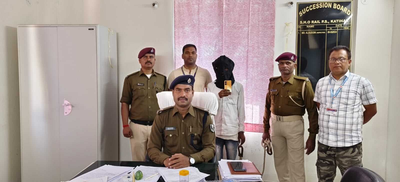 चोरी के मोबाइल के साथ एक आरोपित गिरफ्तार