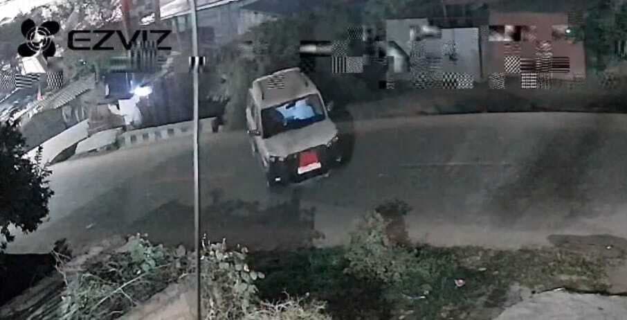 कार से आये बदमाशों ने श्रम प्रवर्तन पदाधिकारी की स्कॉर्पियो की चोरी