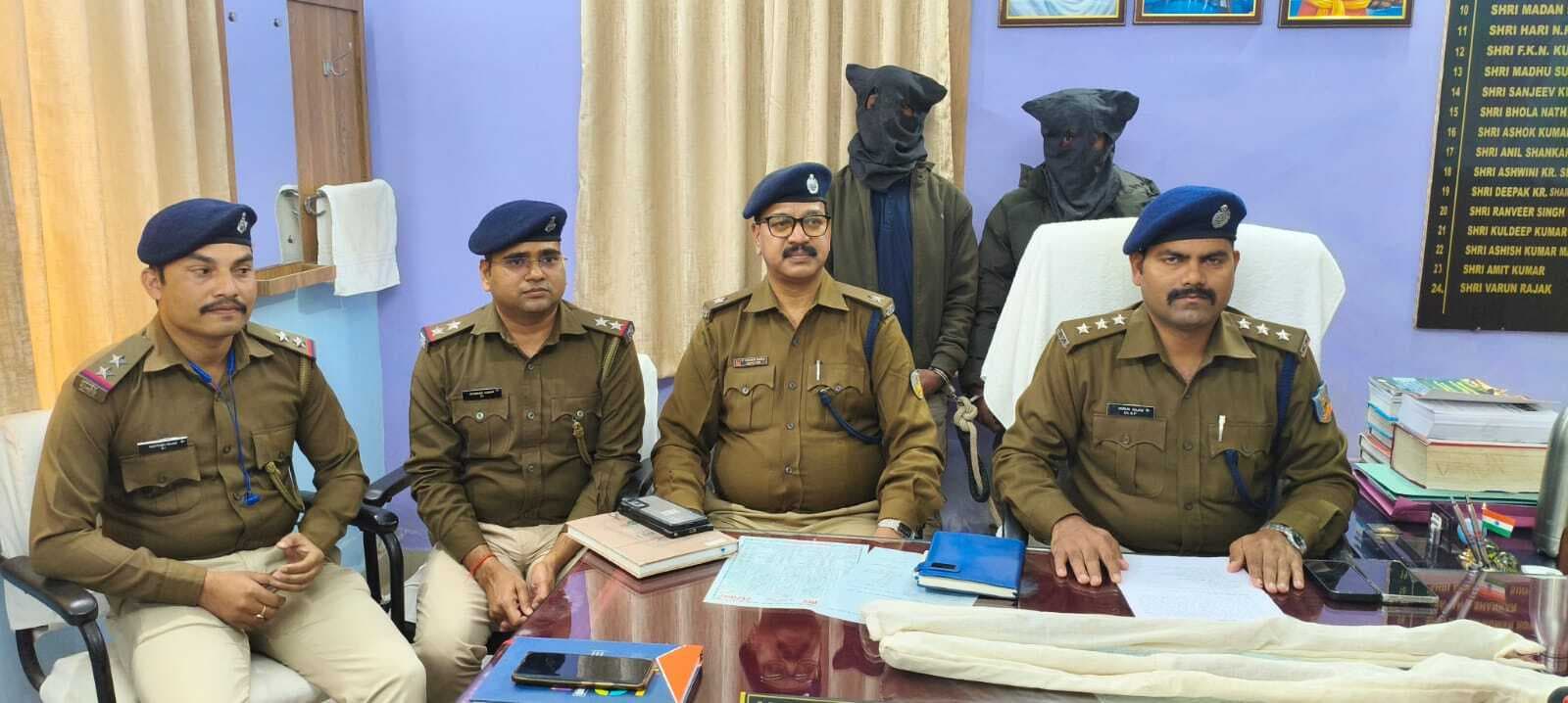 वृद्ध दंपति की हत्या के आरोप में दो गिरफ्तार