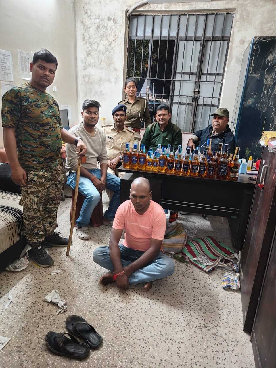 11 लीटर विदेशी शराब के साथ एक गिरफ्तार