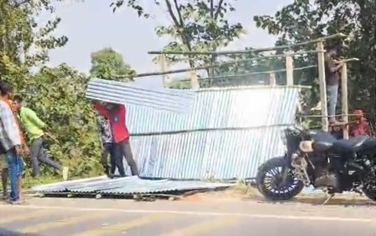 सरकारी जमीन पर दबंग कर रहे कब्जा, प्रशासन मौन