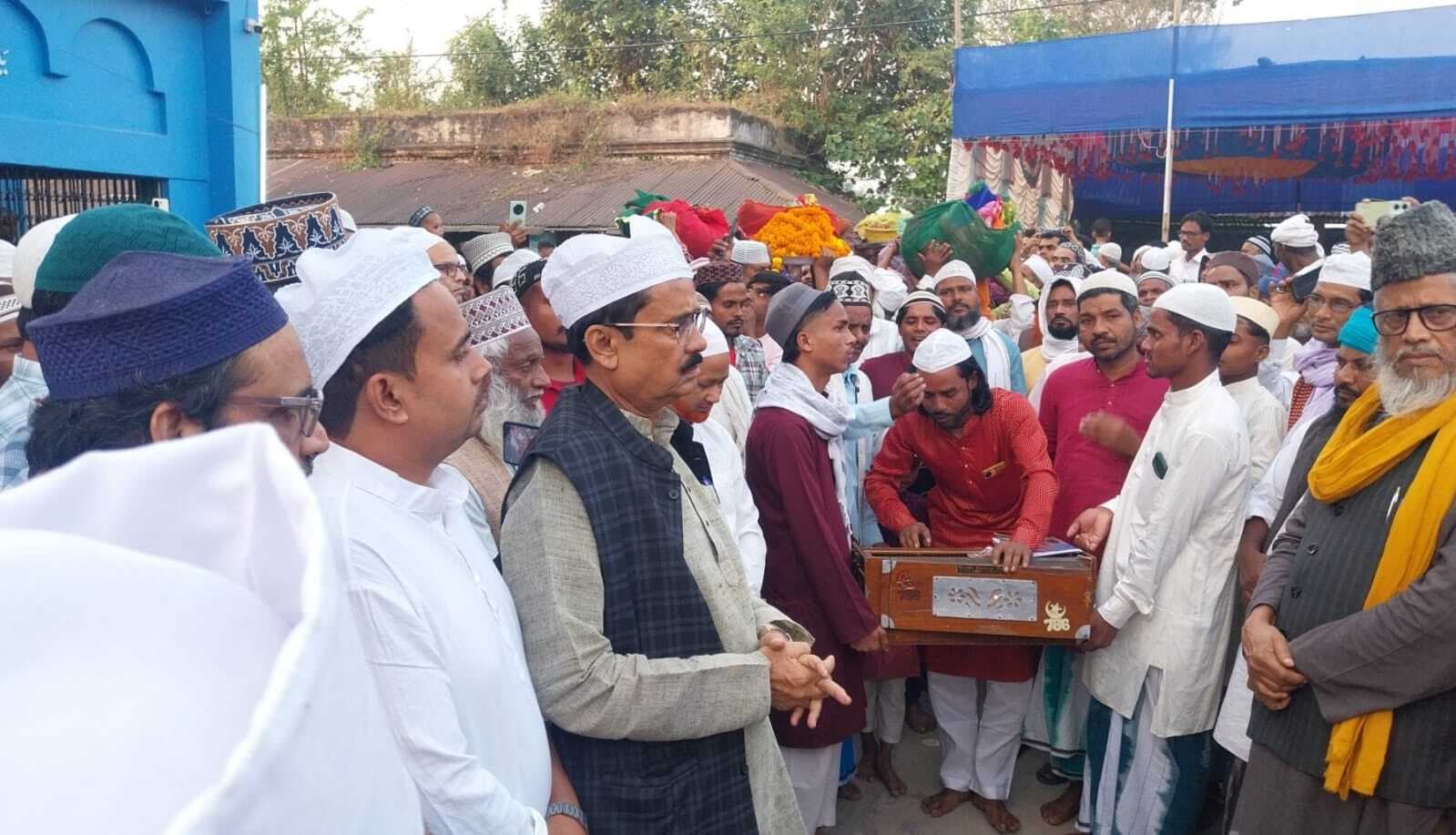 खानकाह रहमानपुर तकिया शरीफ में 114वां उर्स शरीफ शुरू, गुलजार हुआ रहमानपुर