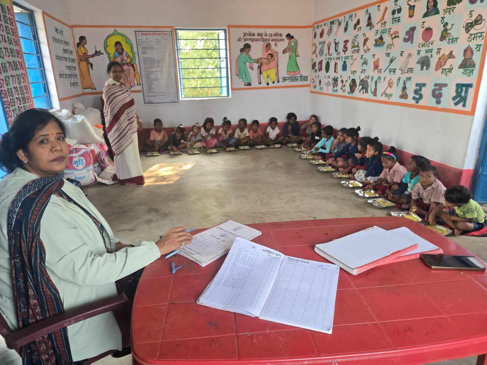 सीडीपीओ ने टीएचआर वितरण व पोषाहार का किया निरीक्षण