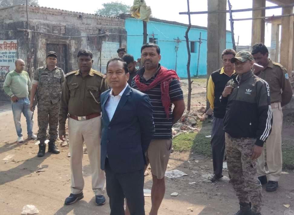 Dhanbad News: मंगरा हाट की जमीन पर कब्जे की सीओ ने की जांच