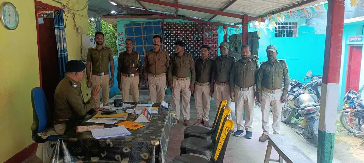 साप्ताहिक परेड में ड्यूटी स्थल पर मुस्तैदी से तैनात रहने का निर्देश