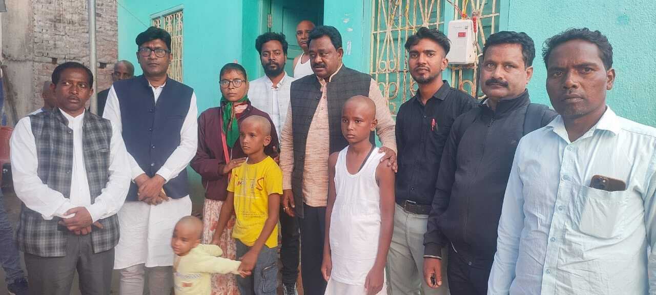 स्वर्गीय मनोज गोप के परिजनों से की मुलाकात