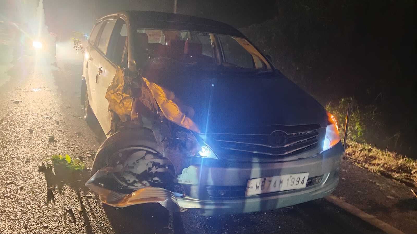 बारात जा रहे दो वाहनों में आमने-सामने टक्कर, एक घायल