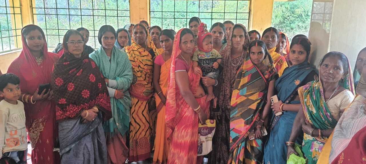 मुख्यमंत्री महिला रोजगार योजना में अवैध वसूली से दीदियों ने किया इंकार