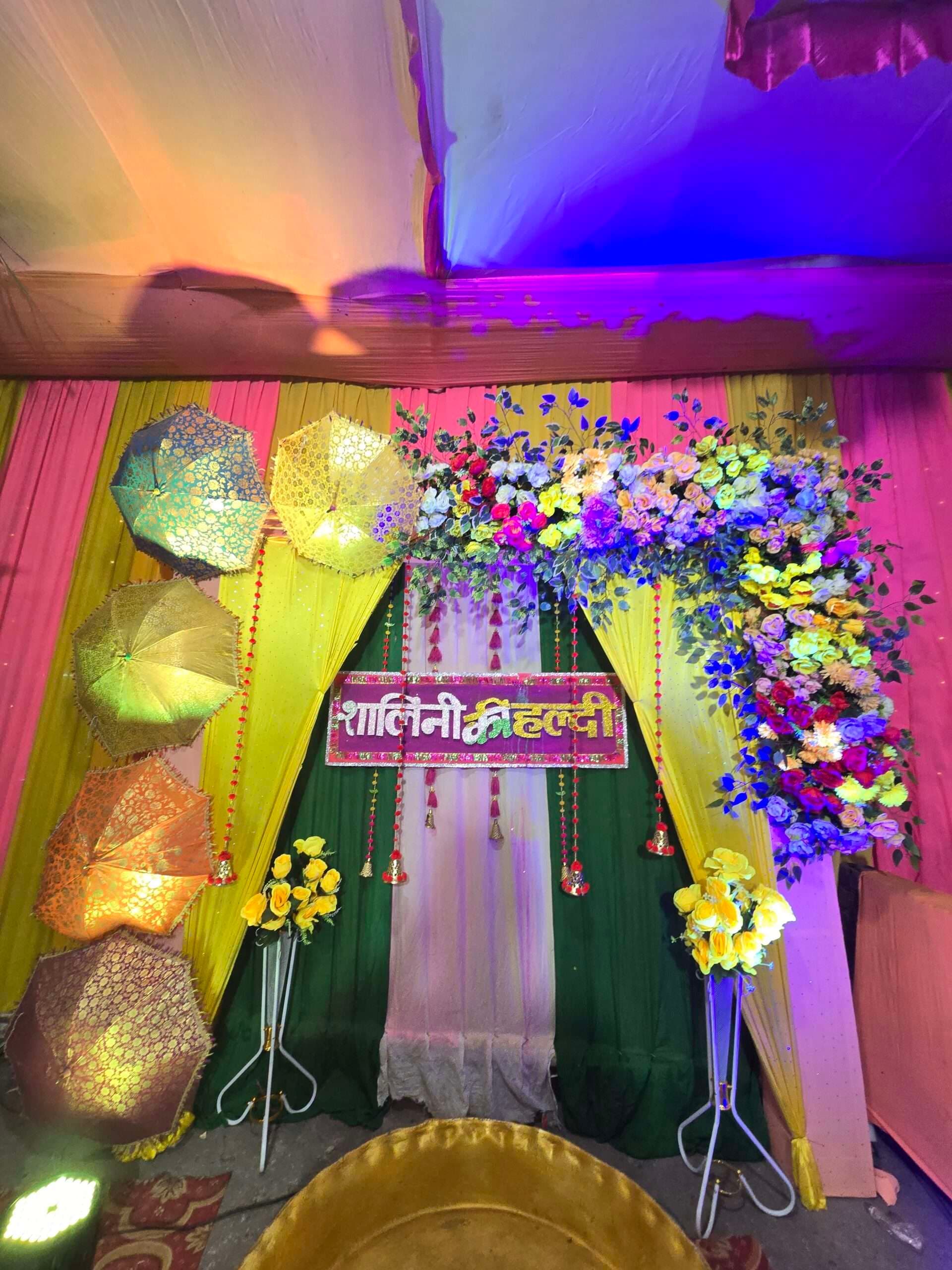 जिले में मची है शादियों की धूम, गाड़ियों से लेकर विवाह भवन तक सब फुल बुक