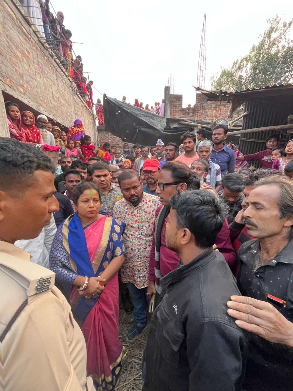 विधायक ने अग्नि पीड़ित परिवारों को बंधाया ढांढस