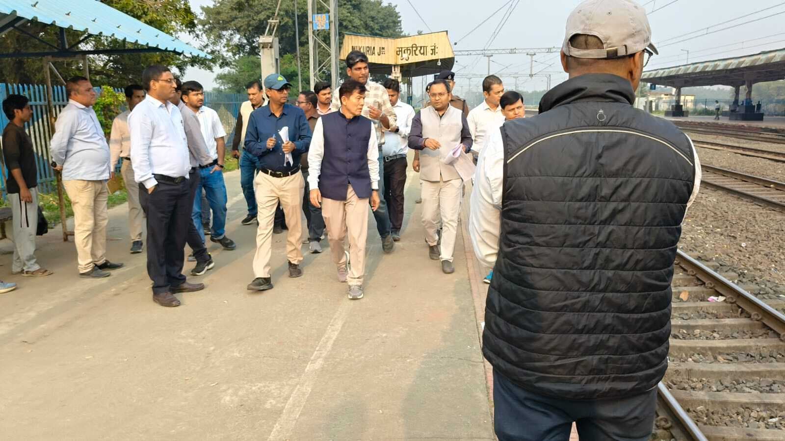 डबल लाइन निर्माण कार्य को शीघ्र व निर्धारित मानकों के अनुरूप करें पूर्ण : डीआरएम