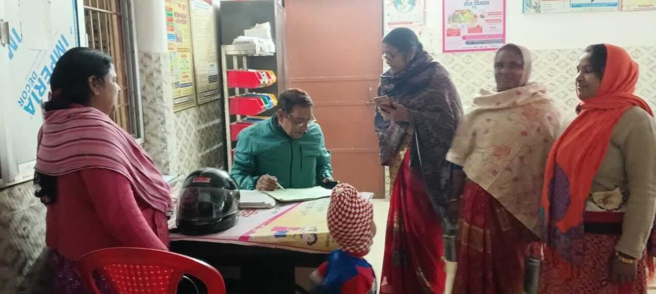 रानीपट्टी उप स्वास्थ्य केंद्र का स्वास्थ्य प्रबंधक ने लिया जायजा