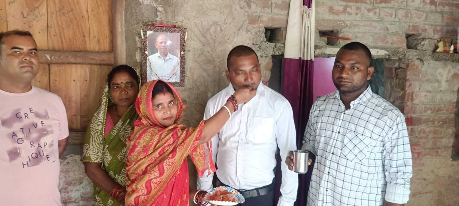 गरीबी को मात देकर रूपेश यूडीसी परीक्षा में उत्तीर्ण, अपर डिविजनल क्लर्क बने