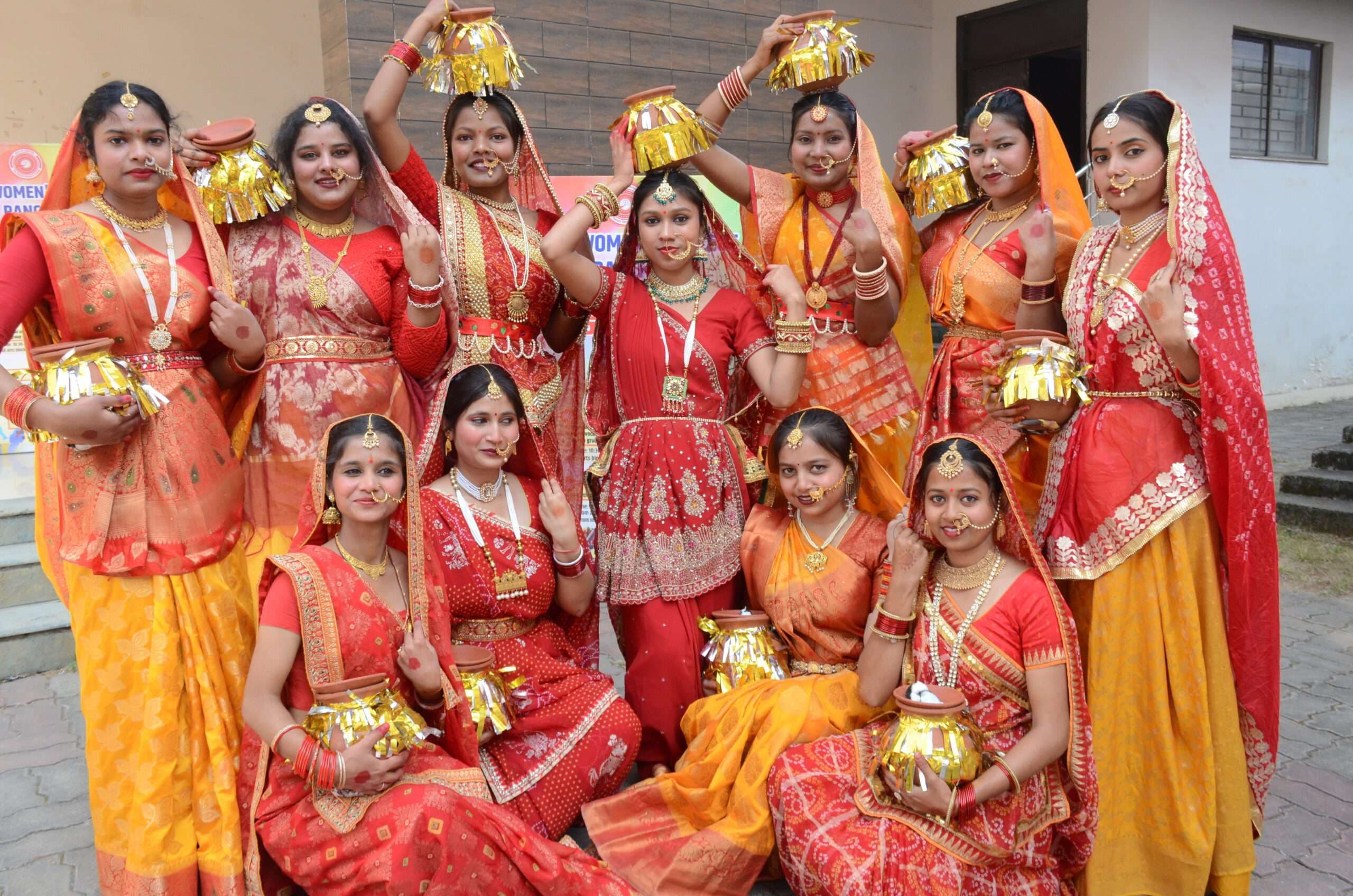 Ranchi news : नवरंग में चमकी छात्राओं की प्रतिभा