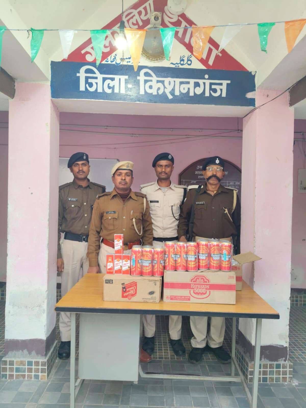 पिकअप वैन से 112 लीटर विदेशी शराब बरामद