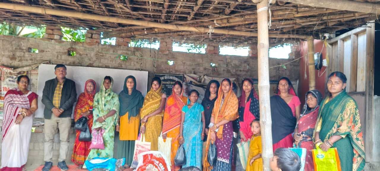 शंकरपुर में एफआरएस के माध्यम से टीएचआर वितरण, आंगनबाड़ी केंद्रों का अधिकारियों ने किया पर्यवेक्षण