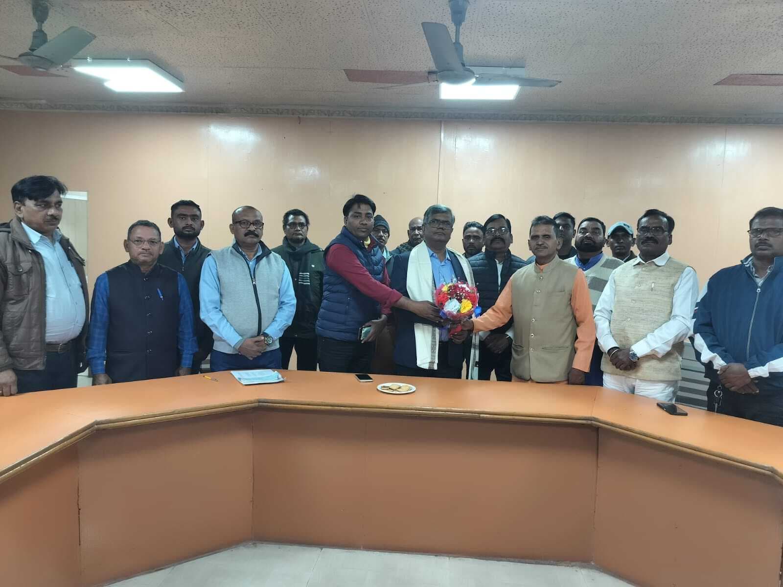 Bokaro News : कथारा कोलियरी के नये पीओ के साथ सीकेएस की बैठक