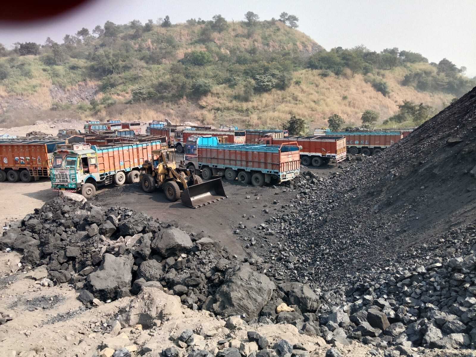 Bokaro News : रोड सेल में कोयले के लोडिंग कार्य को ले दो पक्ष भिड़े