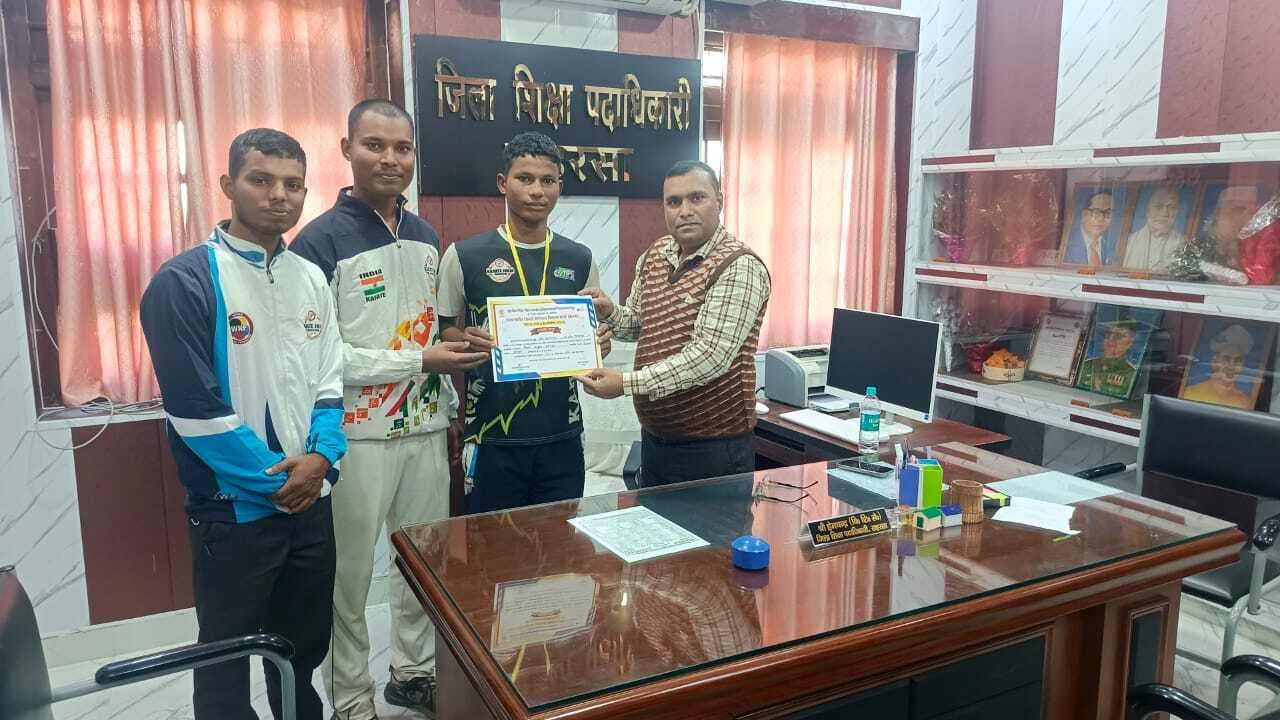 एसजीएफआइ कराटे स्टेट चैंपियनशिप में गोल्ड जीतकर चमके मो इनताज