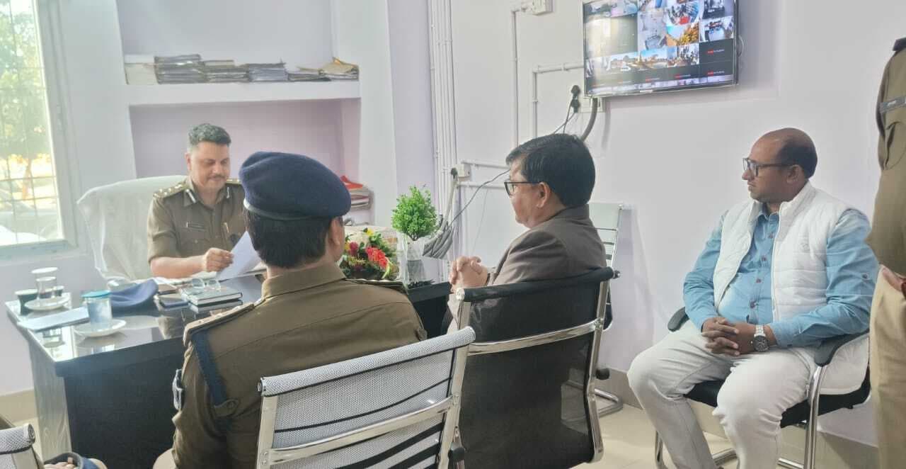 सभी माफिया, स्मैक व अन्य तस्करों के खिलाफ कार्रवाई की मांग