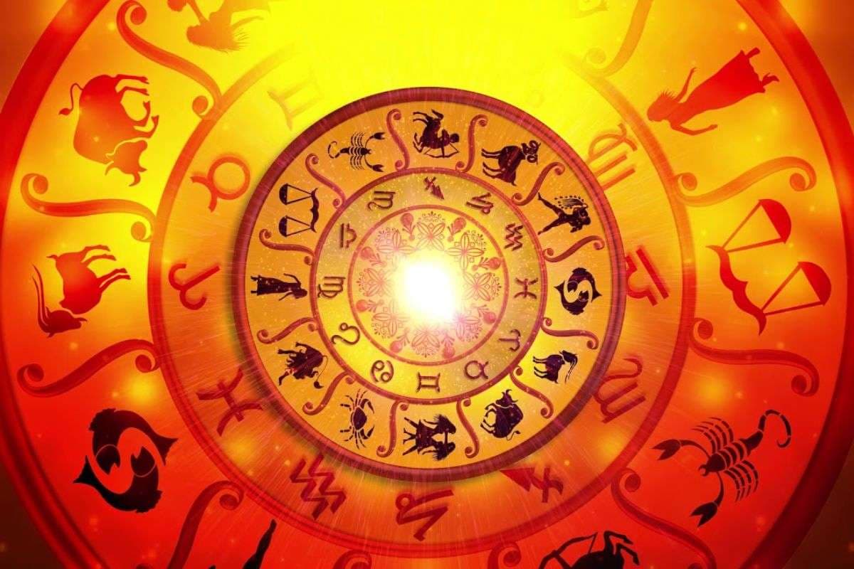 Aaj Ka Rashifal Upay: आज 2 दिसंबर का ज्योतिषीय विश्लेषण, मेष से लेकर मीन राशि से किसे मिलेगा भाग्य का साथ, देखें उपाय