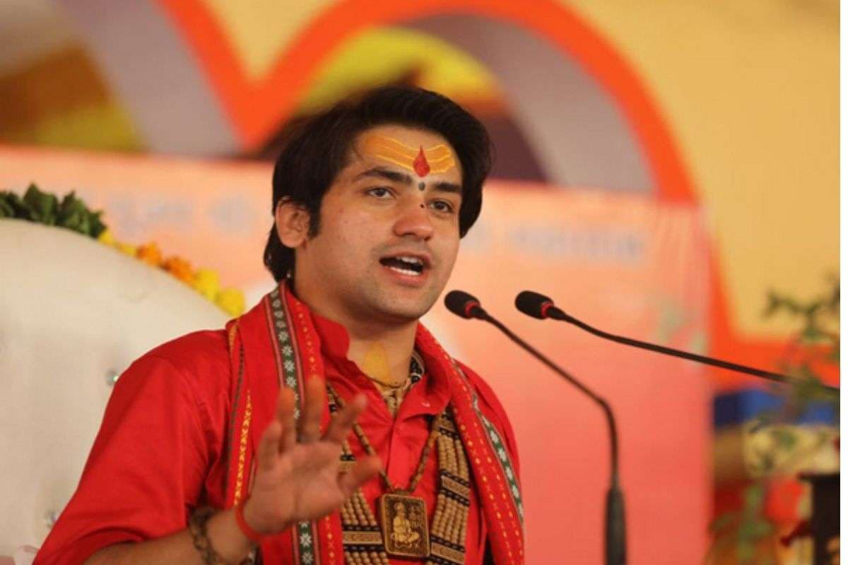 Baba Bageshwar Marriage: बाबा बागेश्वर की शादी पर फिर छिड़ी चर्चा, ठहाकों से भरा माहौल, देखें Video