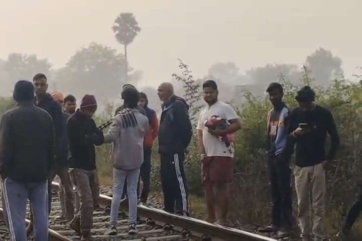 Bihar News: बिहार के जमुई में 2 लोगों की ट्रेन से कटकर मौत, घने कोहरे में पार कर रहे थे रेलवे ट्रैक