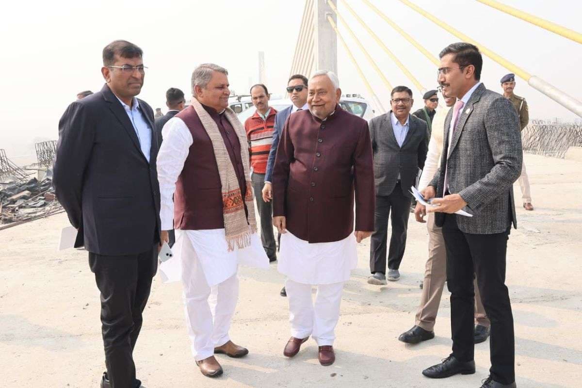 Patna News: कच्ची दरगाह-बिदुपुर 6 लेन गंगा पुल पर जल्द सरपट दौड़ेंगी गाड़ियां, सीएम नीतीश ने अधिकारियों से क्या कहा?