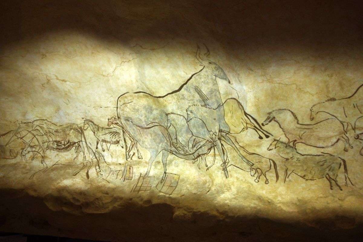 फ्रांस में कुत्ते ने खोला 17000 साल पुरानी गुफा का रहस्य, चार दोस्तों ने गड्ढा खोदकर किया राज उजागर