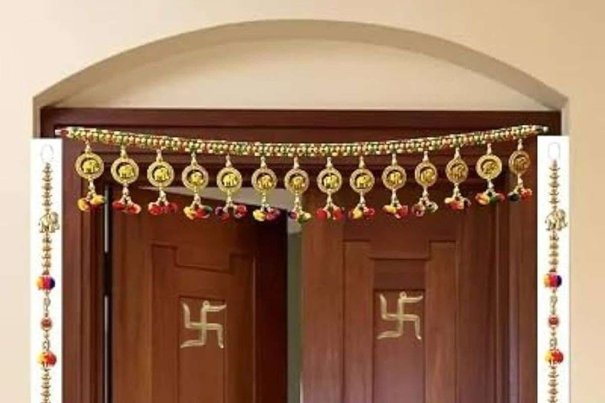 Vastu Tips: बिना पैसे खर्च किए घर का वास्तु दोष कैसे करें दूर? अपनाएं ये आसान उपाय