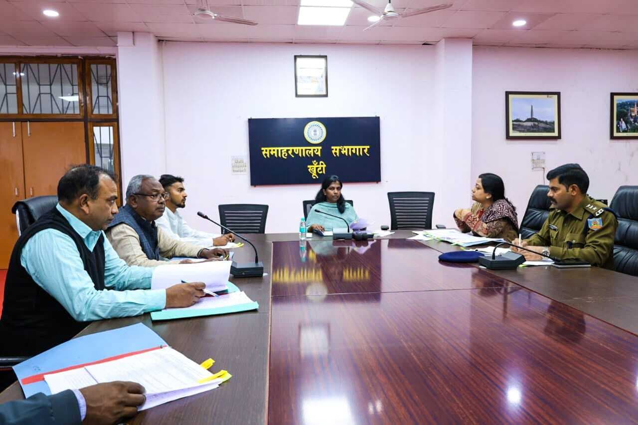 परीक्षा केंद्रों के चयन को लेकर चयन समिति की बैठक