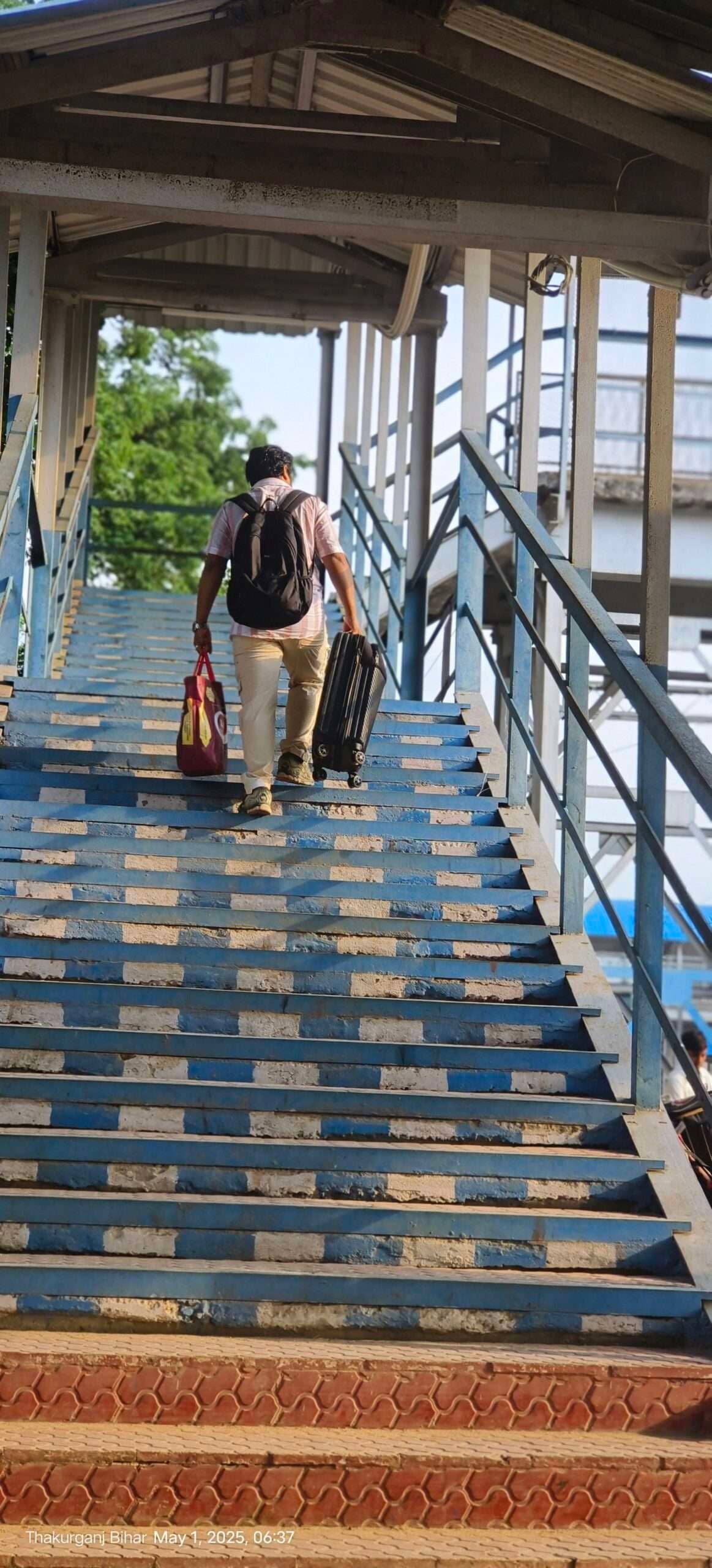 ठाकुरगंज स्टेशन पर बुुजुर्ग, मरीज व दिव्यांग के लिए रैंप निर्माण की मांग