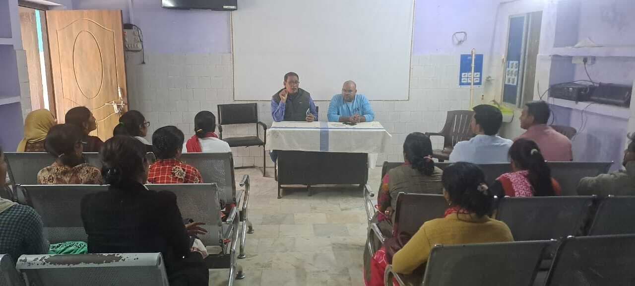 विश्व एड्स दिवस पर एएनएम व सीएचओ की हुई बैठक