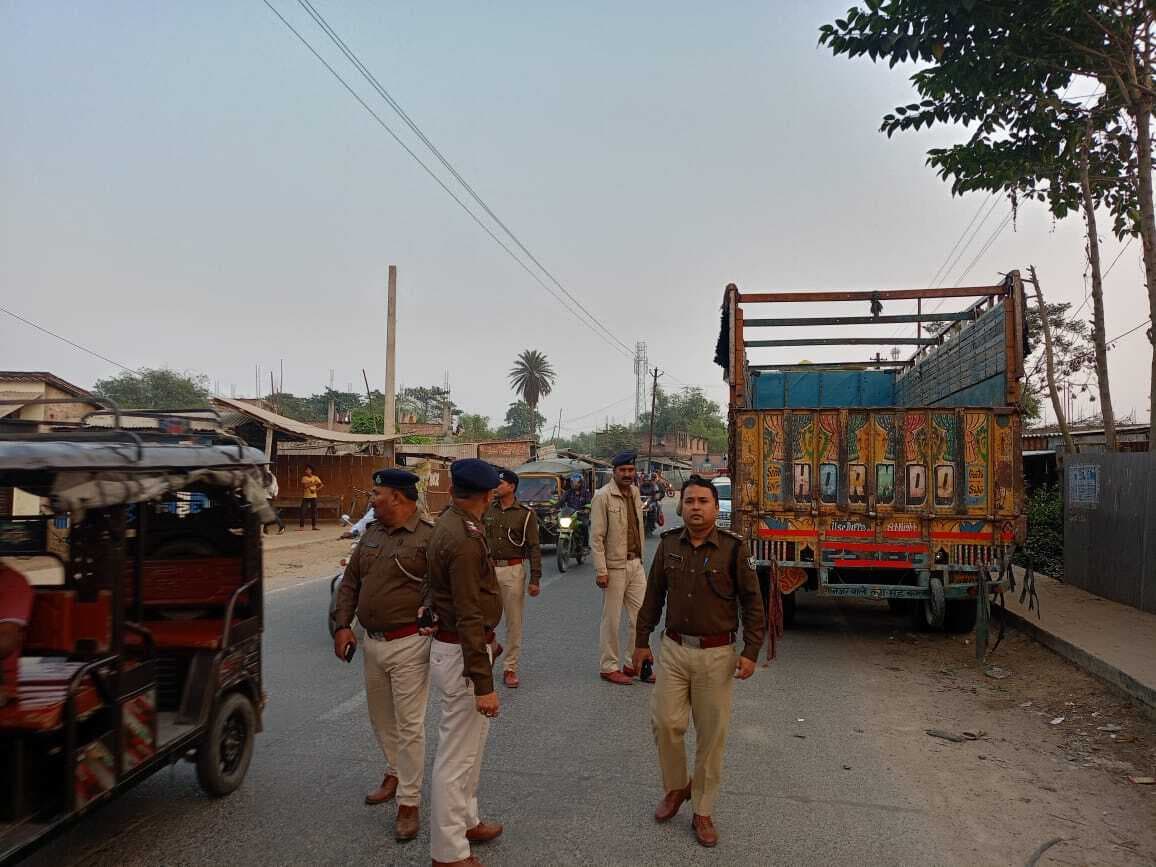 हाजीपुर में सड़क किनारे नहीं लगेंगे बालू लोडेड ट्रक, डीएसपी ने दी सख्त चेतावनी