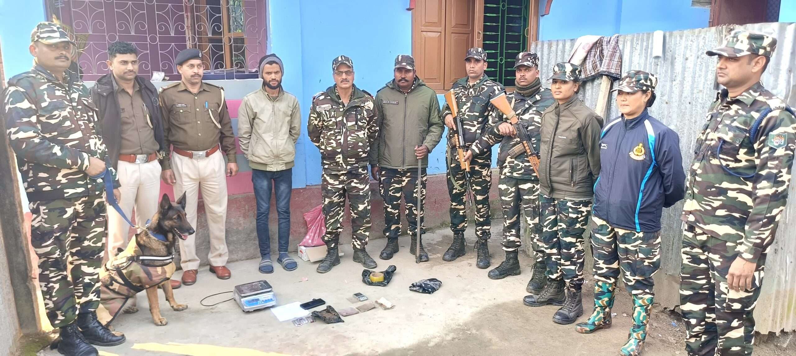 245 ग्राम ब्राउन शुगर के साथ एक गिरफ्तार, मोबाइल व नेपाली करेंसी जब्त