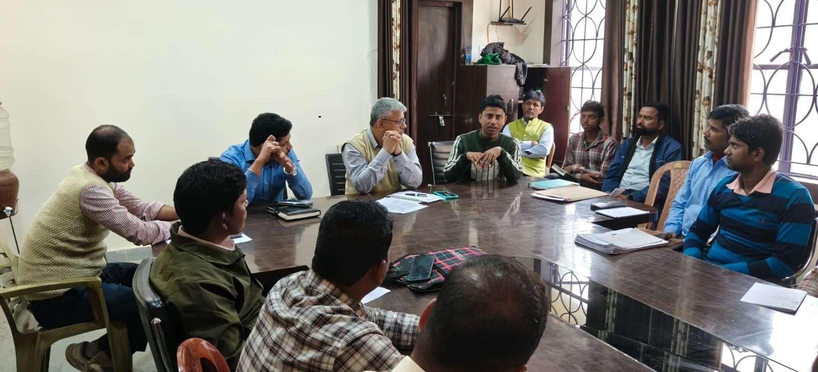 बीडीओ ने योजनाओं के क्रियान्वयन की समीक्षा की