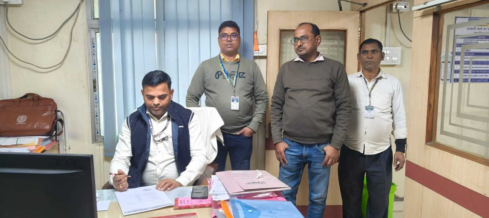 इंडियन बैंक कुमारीपुर के 13 बकायेदारों पर गिरफ्तारी वारंट जारी