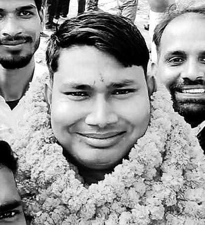 Siwan News : सीवान में मुखिया की गोली मारकर हत्या, ग्रामीणों ने जाम की सड़क