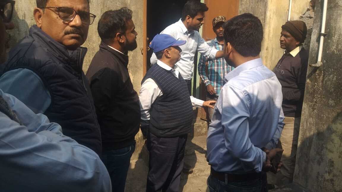Bokaro News :बोकारो कोलियरी : टीम ने शिफ्टिंग क्षेत्र के कर्मियों के लिए आवंटित आवासों का किया निरीक्षण