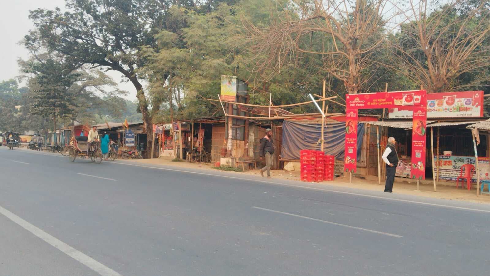 अतिक्रमण हटाने में भेदभाव का आरोप, ग्रामीणों में बढ रहा आक्रोश