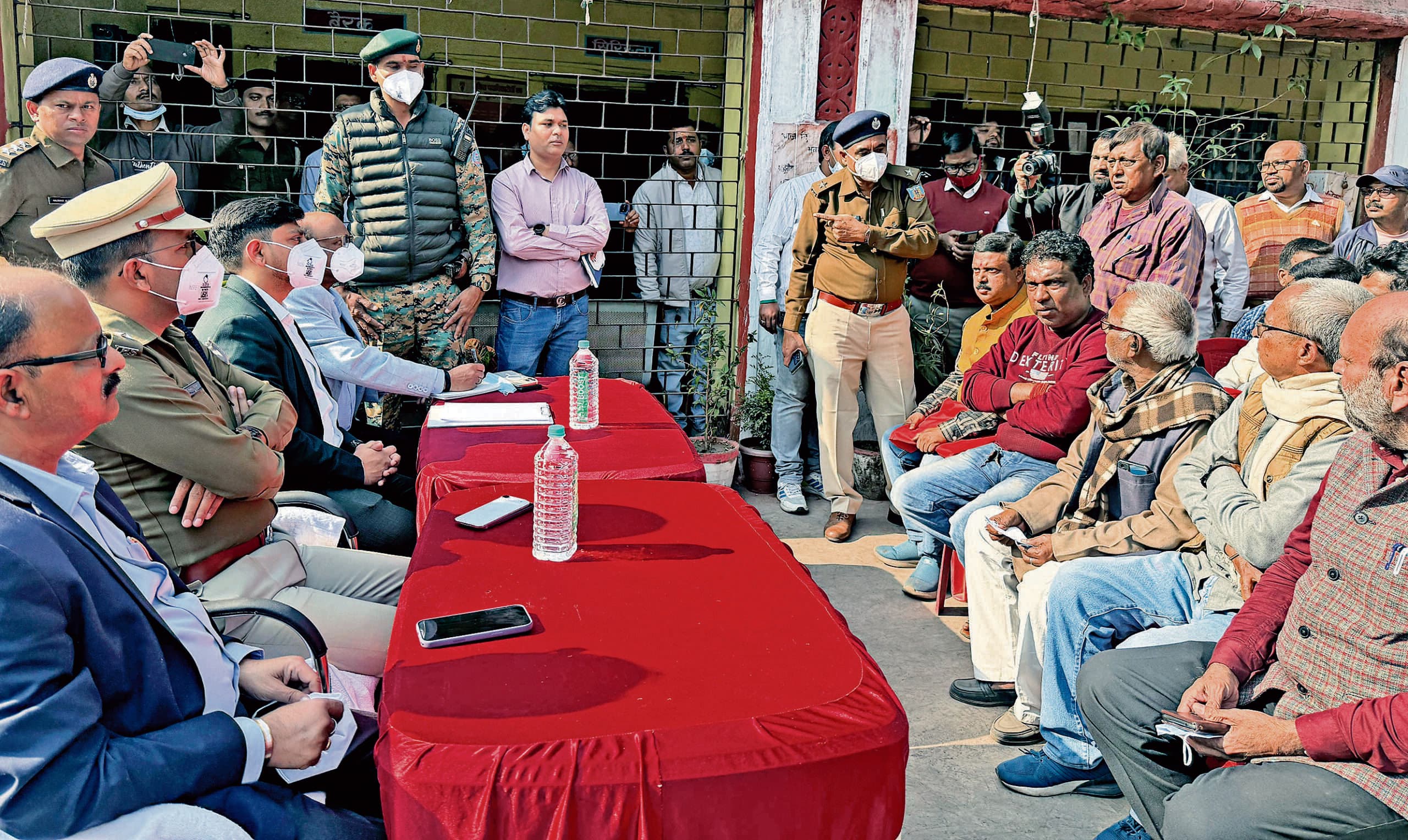 Dhanbad News: प्रभावितों से संवाद, पुनर्वास पर जोर