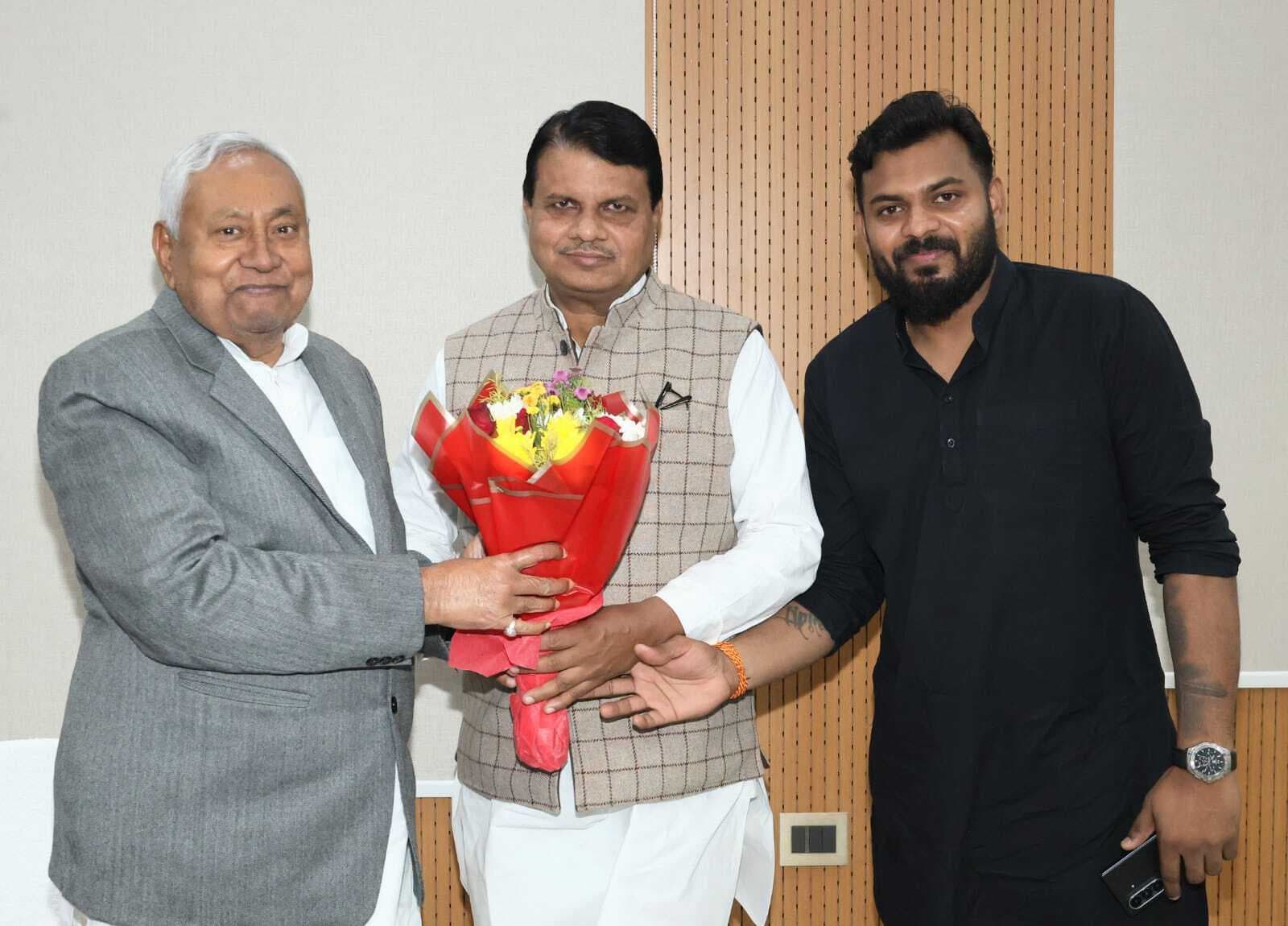 विधायक ने मुख्यमंत्री से मुलाकात कर बतायी क्षेत्र की समस्या