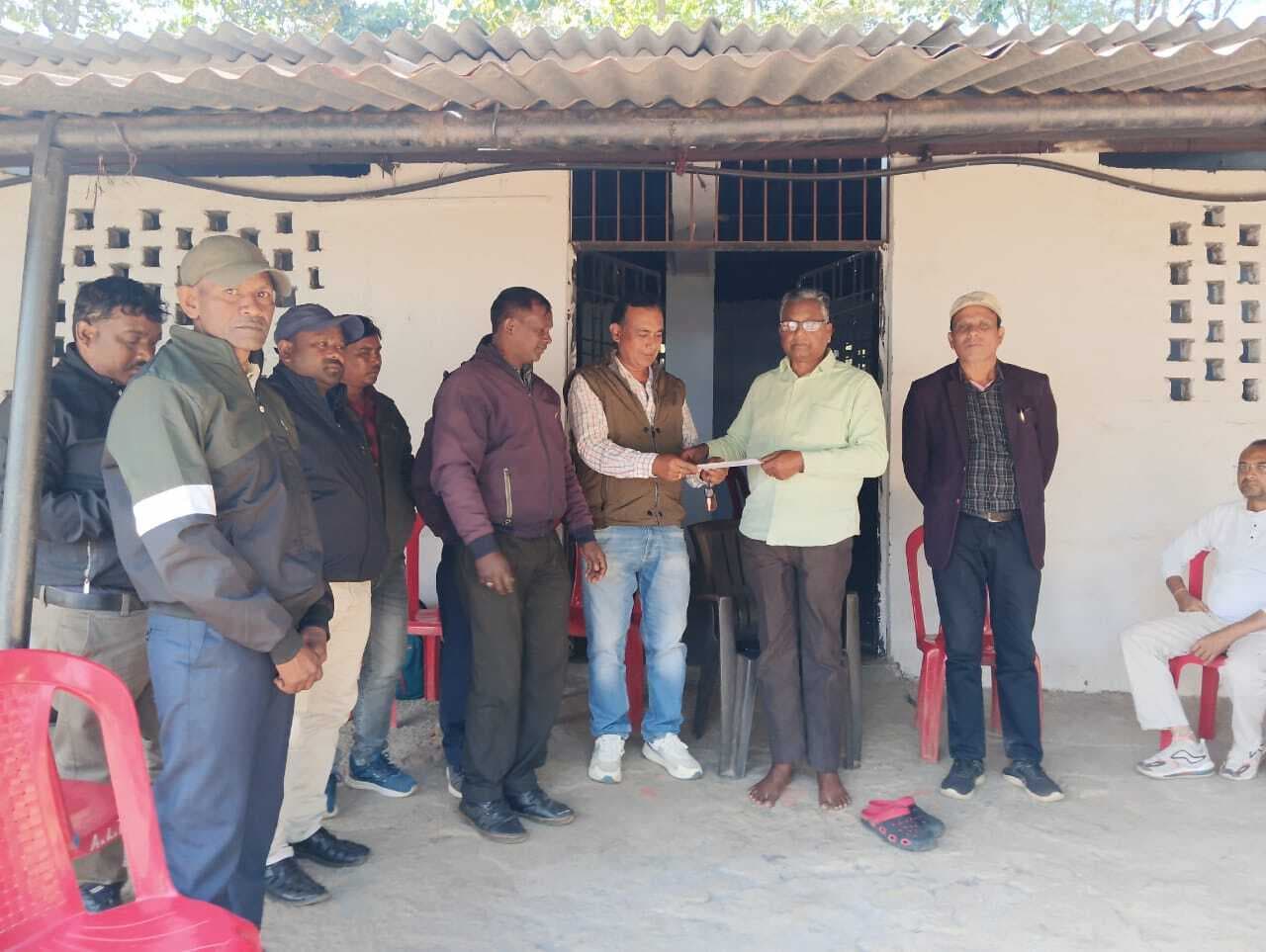 संघ के अध्यक्ष के साथ सांसद से मिले सहायक अध्यापक